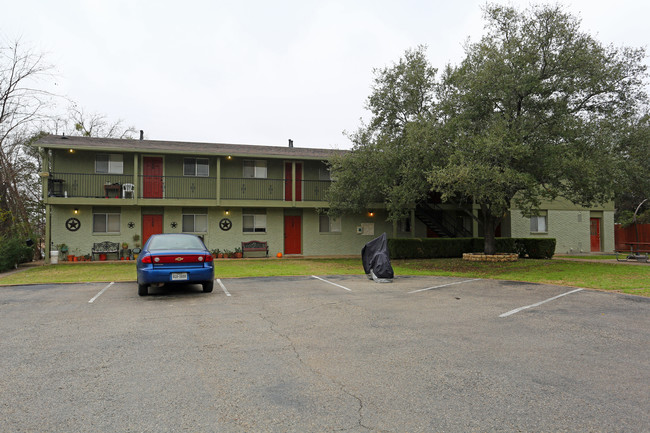 Alpine Apartments in Georgetown, TX - Building Photo - Building Photo