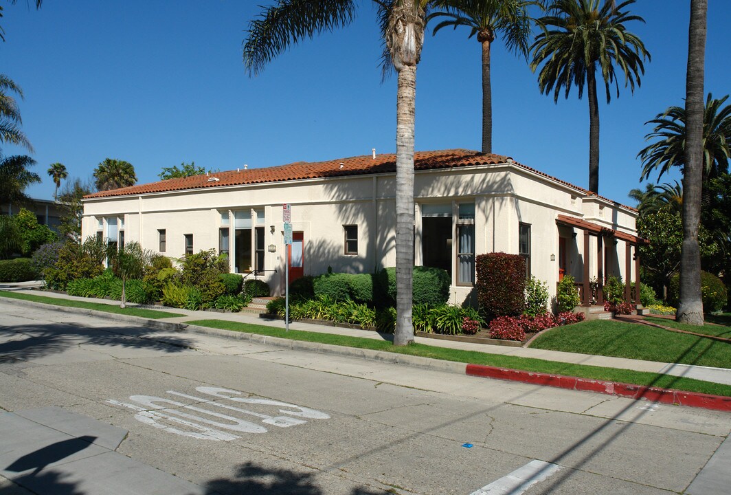 116-118 Bath St in Santa Barbara, CA - Foto de edificio