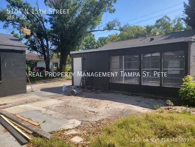 5104 N 15th St in Tampa, FL - Foto de edificio - Building Photo