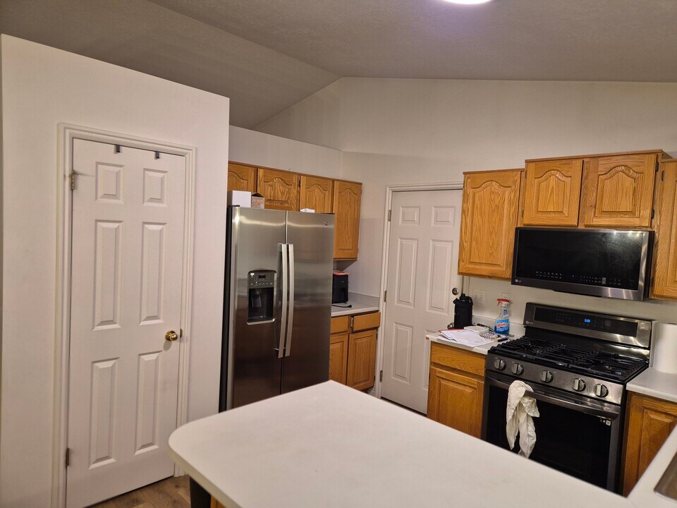 4719 S 2900 W in Roy, UT - Building Photo