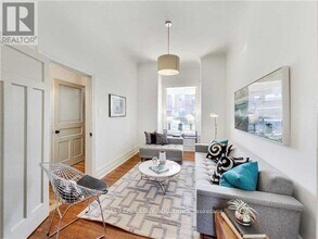 273 Clinton St in Toronto, ON - Building Photo - Building Photo