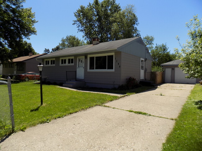 1209 Drexel Blvd in Machesney Park, IL - Building Photo - Building Photo