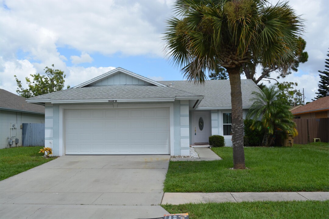 5289 Flying Eagle Ln in Kissimmee, FL - Building Photo