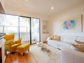 2276 S Beverly Glen Blvd, Unit 207 in Los Angeles, CA - Building Photo - Building Photo