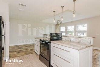 6177 Hollywood Ave in North Port, FL - Building Photo - Building Photo