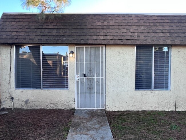 481 Minnewawa Ave in Clovis, CA - Building Photo - Building Photo