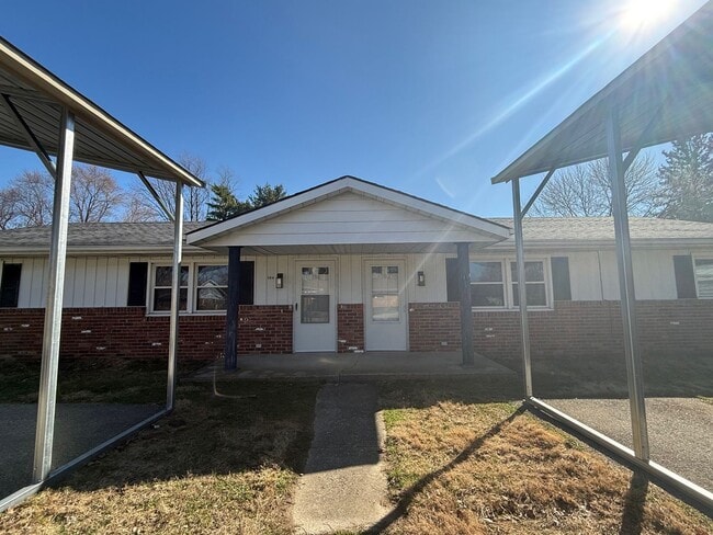 104-104 N Birchwood Dr in Muncie, IN - Building Photo - Building Photo