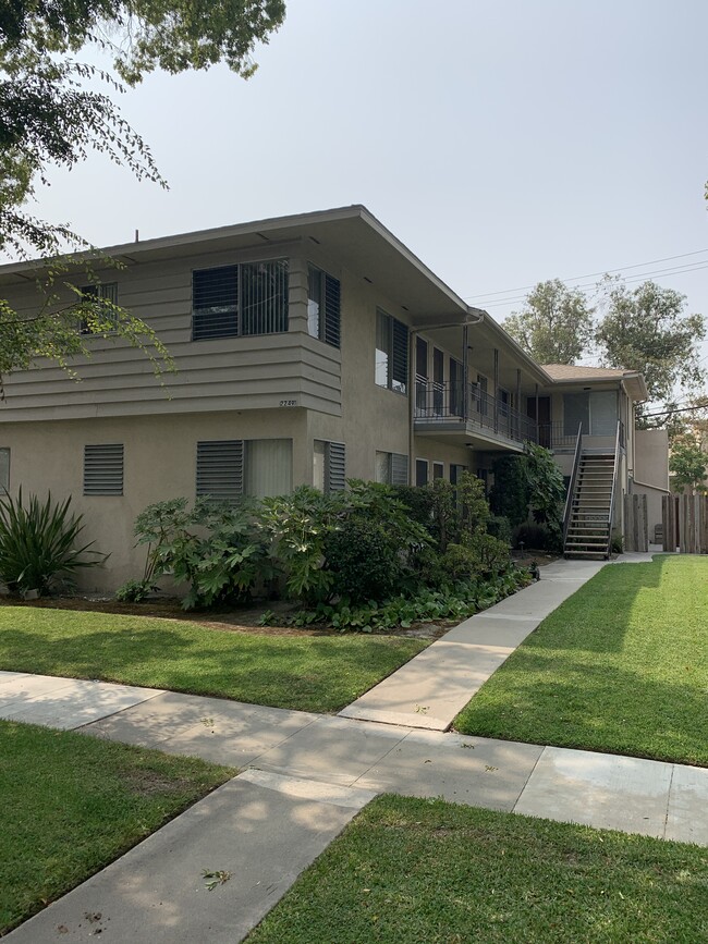 2249 San Anseline Ave Apartments and Nearby Long Beach Apartments For