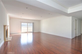 11848 Kiowa Ave, Unit 106 in Los Angeles, CA - Building Photo - Building Photo