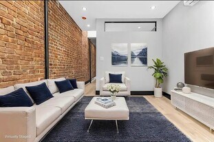 245 E 44th St, Unit 25E in New York, NY - Building Photo
