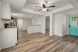 602 S 3rd St in La Porte, TX - Building Photo - Building Photo
