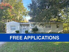 7023 Linda Dr in Jacksonville, FL - Building Photo