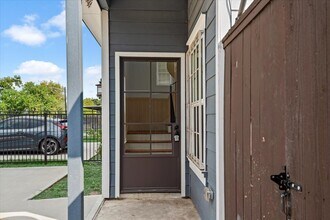 2002 Lynnfield St in Houston, TX - Foto de edificio - Building Photo