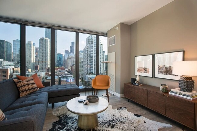 637 N Wells St in Chicago, IL - Building Photo - Building Photo