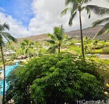 501 Hahaione St in Honolulu, HI - Building Photo