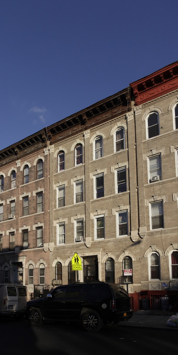 95 Kingston Ave in Brooklyn, NY - Building Photo