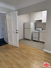 265 S Manhattan Pl in Los Angeles, CA - Building Photo - Building Photo