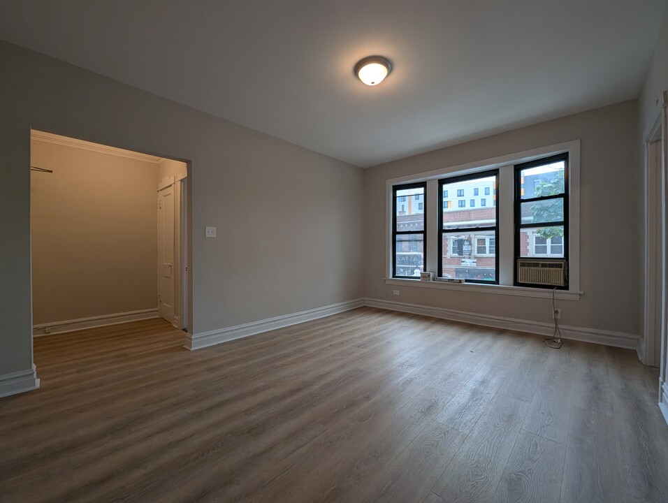 2638 N Milwaukee Ave, Unit 2 in Chicago, IL - Building Photo