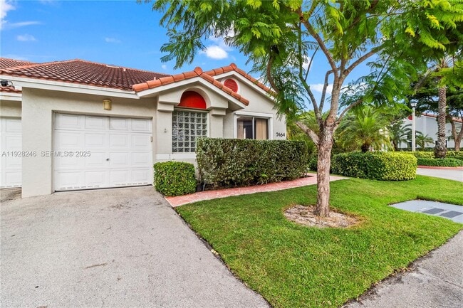 7464 Pinewalk Dr S in Margate, FL - Building Photo - Building Photo