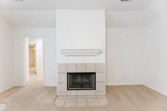 10104 Englewood Ave in Lubbock, TX - Building Photo - Building Photo