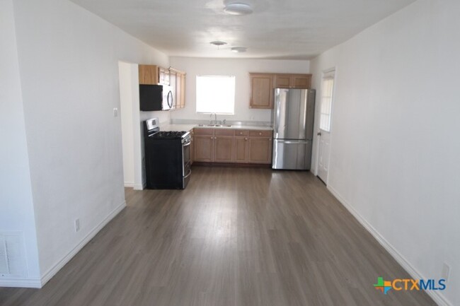 1003 Estelle Ave in Killeen, TX - Foto de edificio - Building Photo