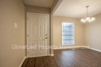 5886 Cliff Path in San Antonio, TX - Building Photo - Building Photo