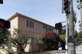 7504 Hollywood Blvd in Los Angeles, CA - Building Photo - Building Photo