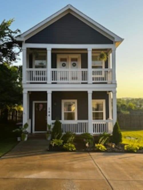 property at 144 N Vine St