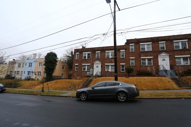 2637 30th St SE in Washington, DC - Building Photo - Building Photo