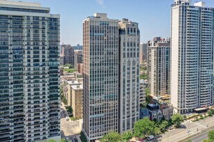 1240 N Lake Shore Dr, Unit 28A in Chicago, IL - Building Photo