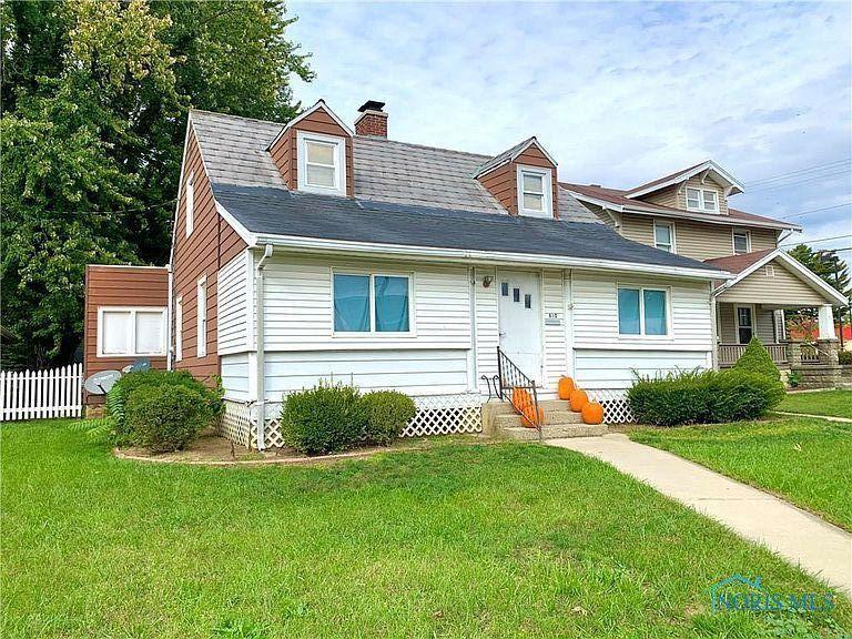 810 Tiffin Ave in Findlay, OH - Building Photo