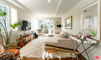 1751 Appian Wy in Santa Monica, CA - Building Photo