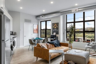 The Bentley Apartments in Philadelphia, PA - Building Photo - Interior Photo