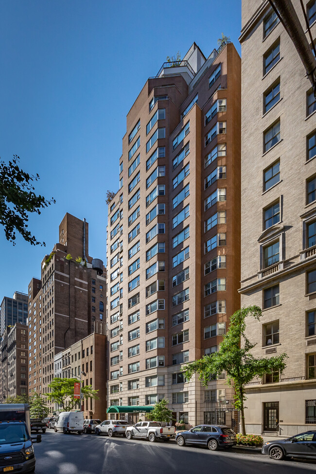 114 E 72nd St in New York, NY - Foto de edificio - Building Photo