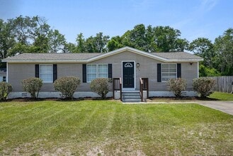 226 Twin Creek Dr in Raeford, NC - Building Photo - Building Photo