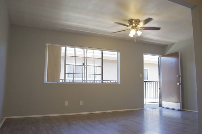 2232-2234 Santa Fe Ave.
