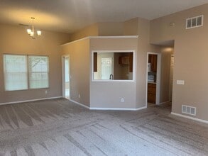 12201 Walden View in Country Club, MO - Foto de edificio - Building Photo