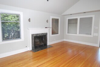 4234 E 6th St in Long Beach, CA - Building Photo - Building Photo