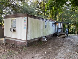 98 Fountain Cir in Woodstock, GA - Building Photo