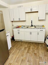 57 Ridgeview Cir in New London, CT - Building Photo - Building Photo