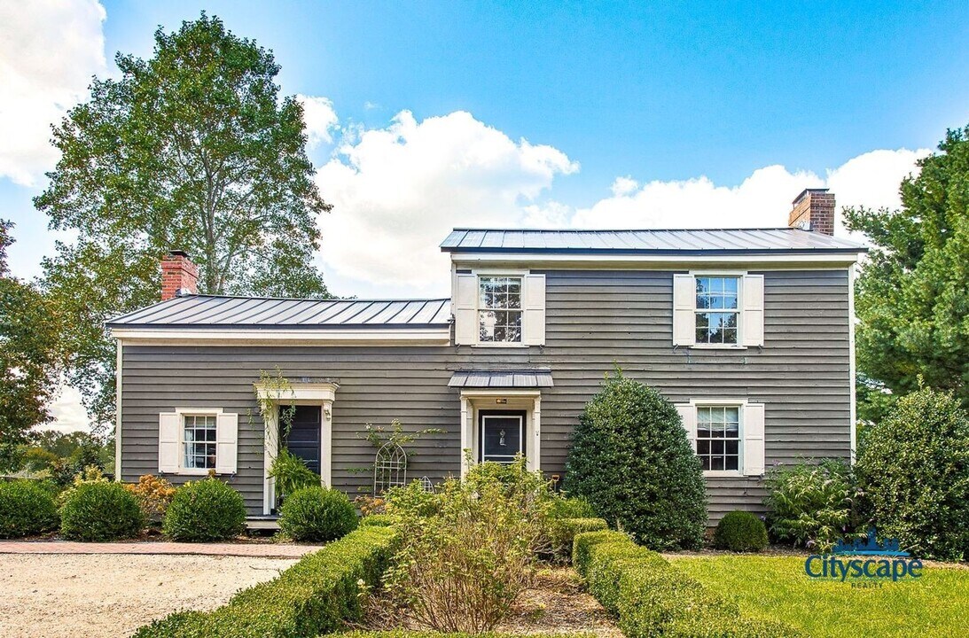 1084 Manakin Rd in Manakin Sabot, VA - Building Photo