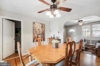 327 E 9th Ave in Conshohocken, PA - Building Photo - Building Photo