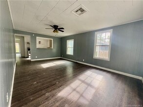 1906 13th St in Lake Charles, LA - Building Photo - Building Photo
