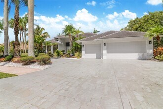 3041 Birkdale Dr in Weston, FL - Building Photo - Building Photo