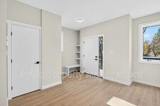 10335-10135 135 St NW in Edmonton, AB - Building Photo - Building Photo