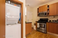 6423 N Greenview Ave, Unit #2E in Chicago, IL - Foto de edificio - Building Photo