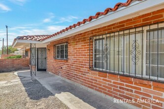 1590 E Hampton St in Tucson, AZ - Building Photo - Building Photo