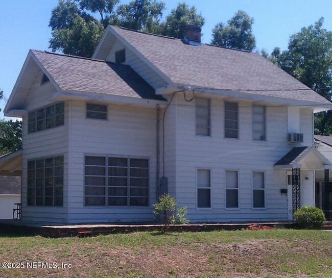 property at 5104 Palmer Ave