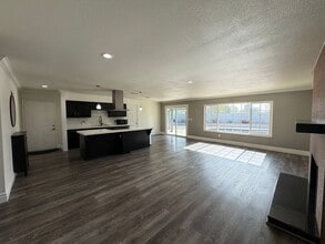 1046 Gentle Dr in Corona, CA - Building Photo - Building Photo
