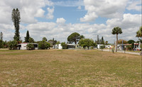 Sunshine Mobile Manor in Stuart, FL - Foto de edificio - Building Photo